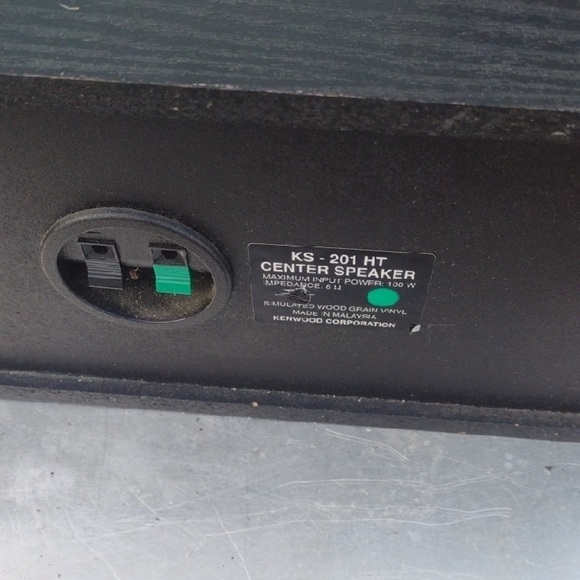 Kenwood Black Center Speaker - Picture 1 of 3